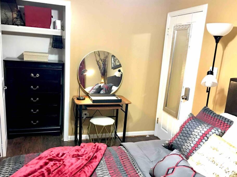 Charity'S Haven II Apartment Waldorf Exterior photo