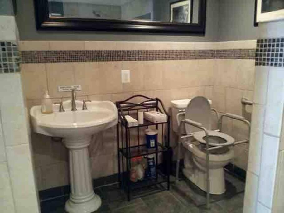 Charity'S Haven II Apartment Waldorf Exterior photo