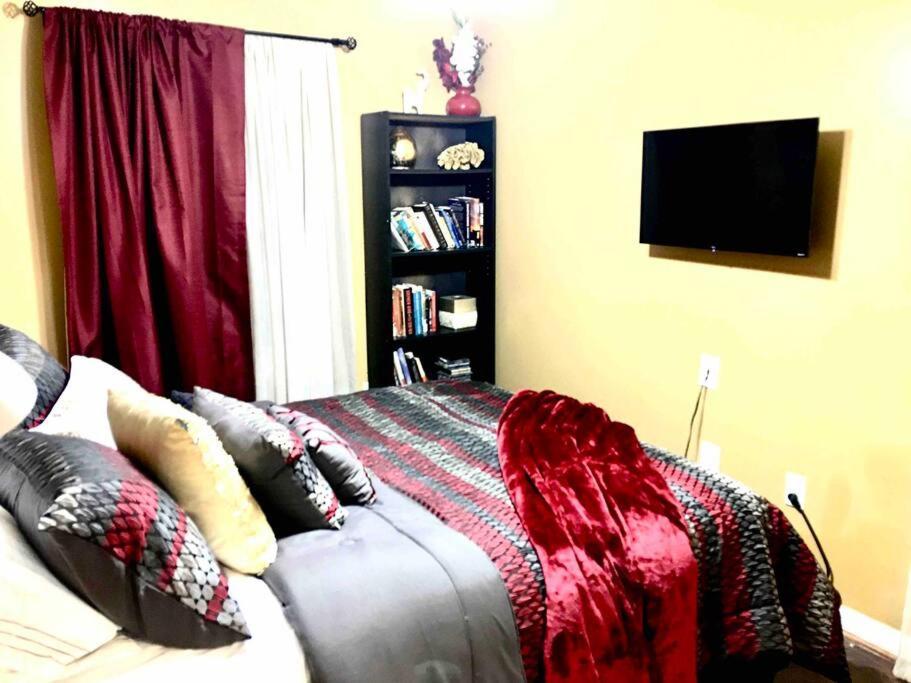 Charity'S Haven II Apartment Waldorf Exterior photo