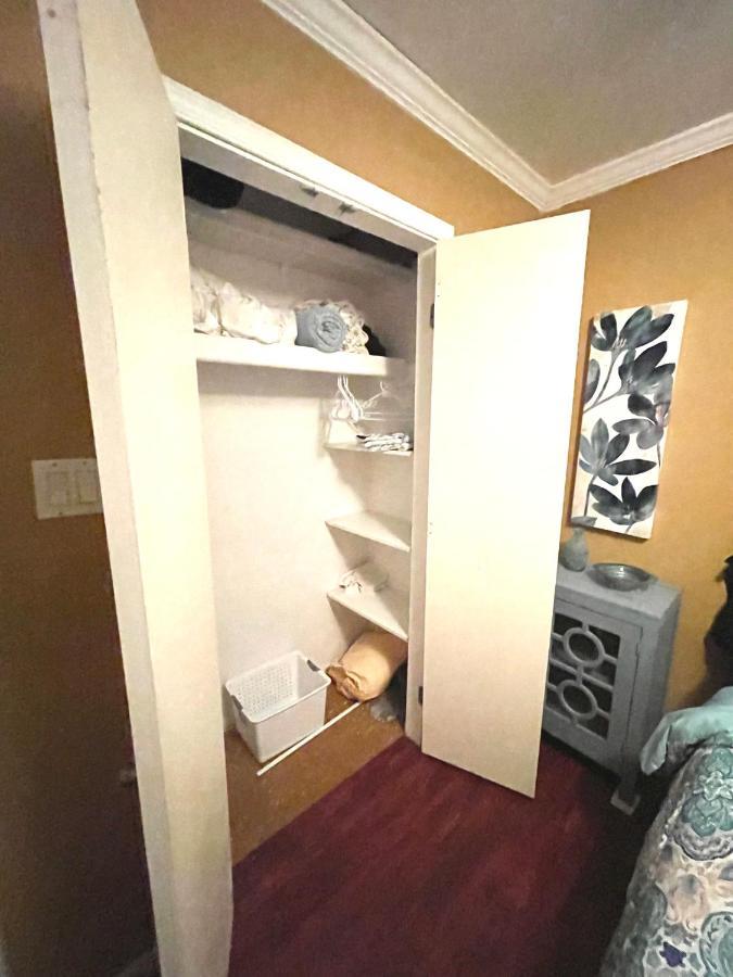 Charity'S Haven II Apartment Waldorf Exterior photo